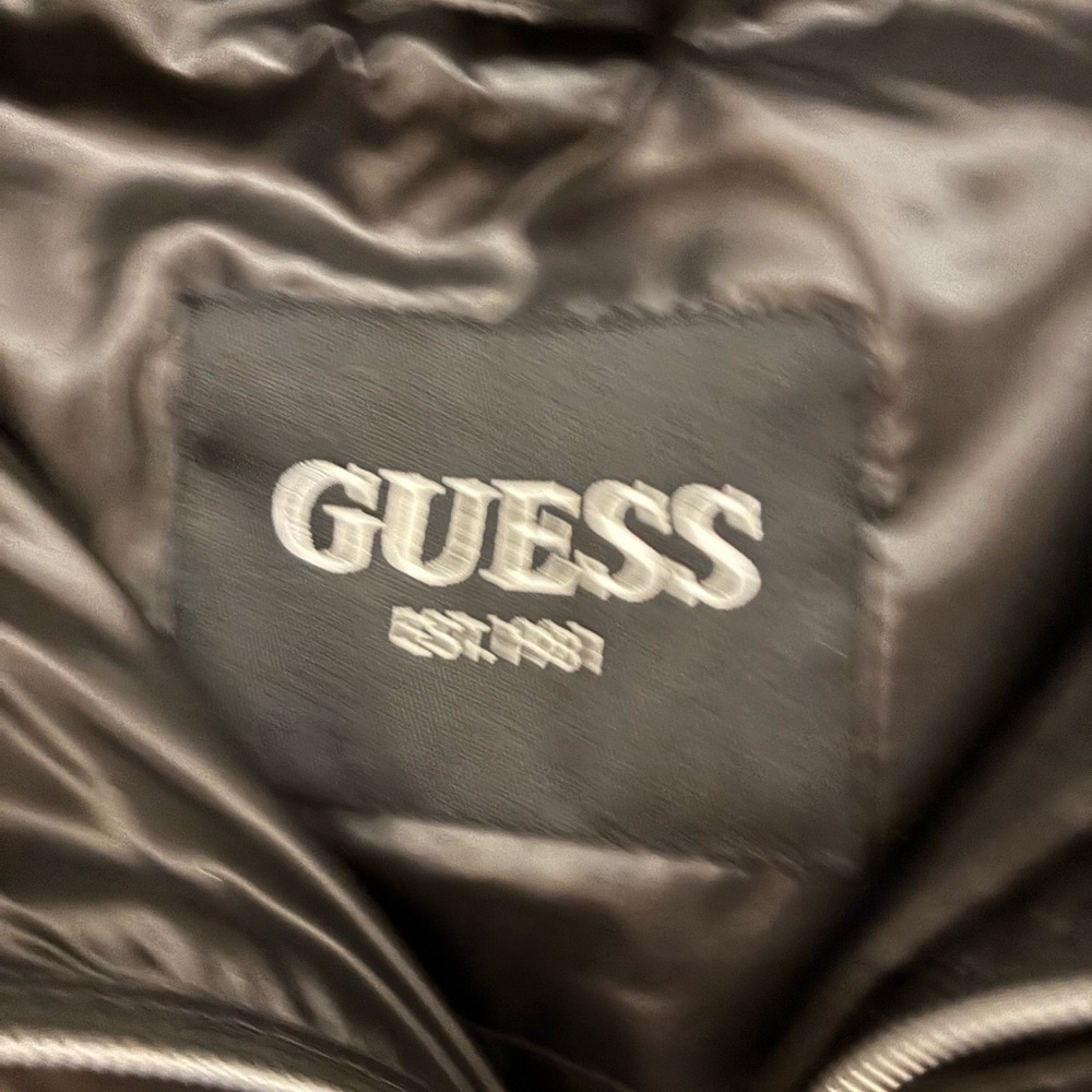 Women’s Guess black puffer jacket new - Picture 3 of 4